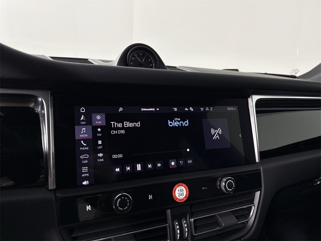 2025 Porsche Macan AWD