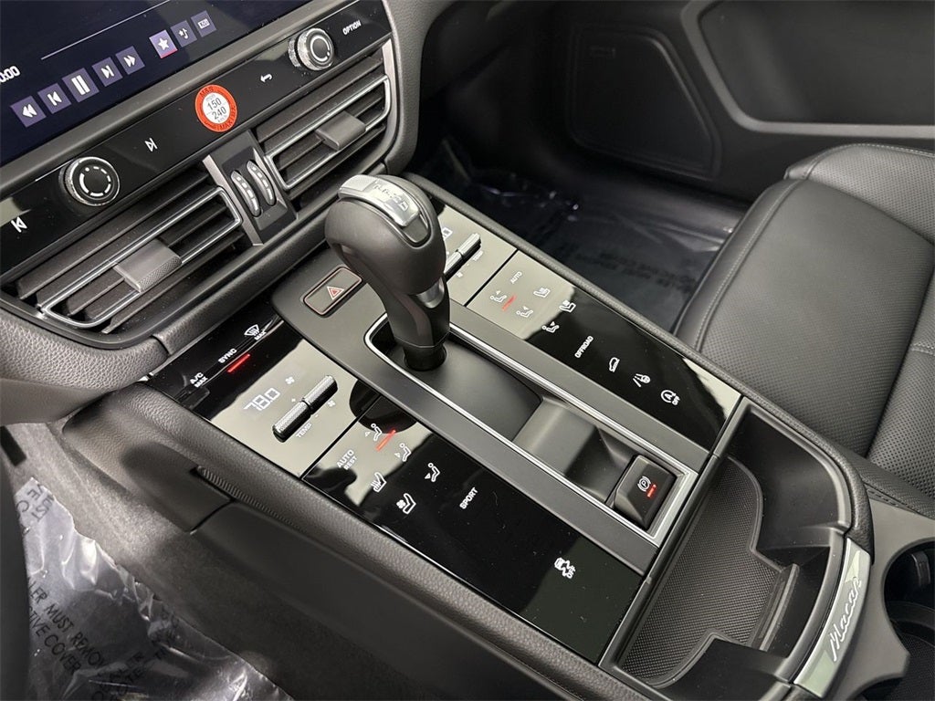 2025 Porsche Macan AWD