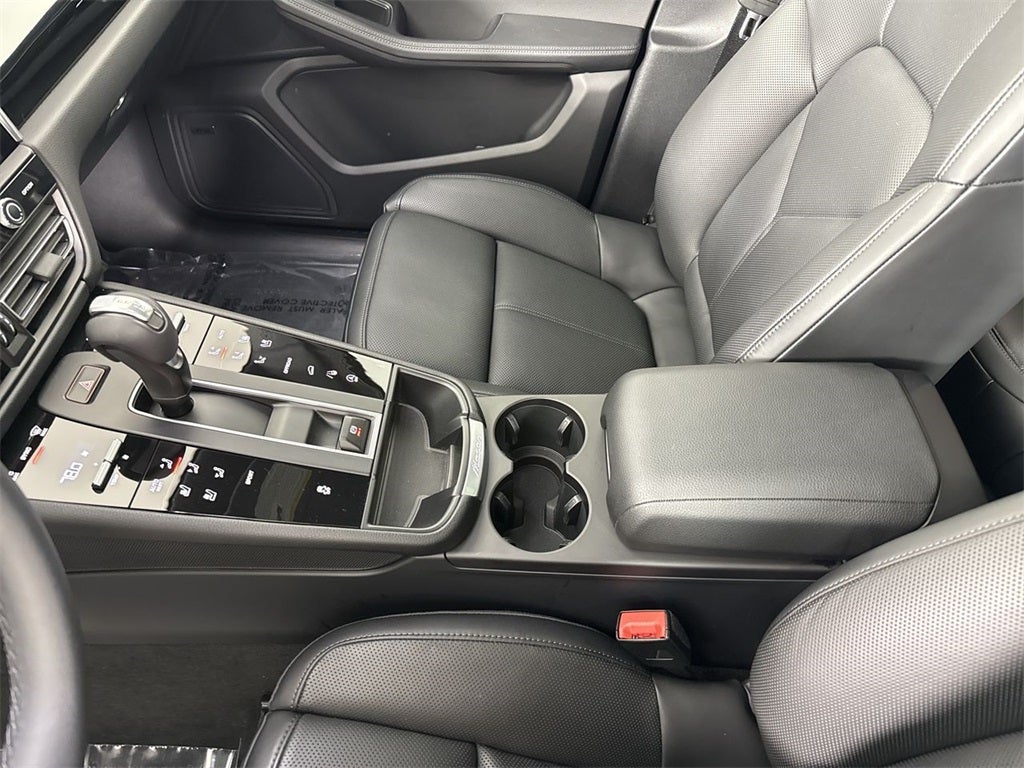 2025 Porsche Macan AWD