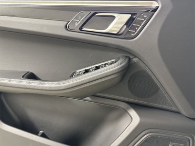 2025 Porsche Macan AWD