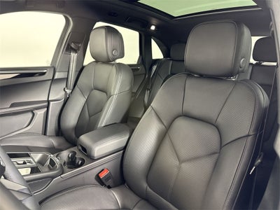 2025 Porsche Macan AWD