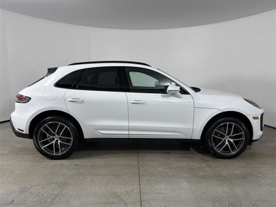 2025 Porsche Macan AWD