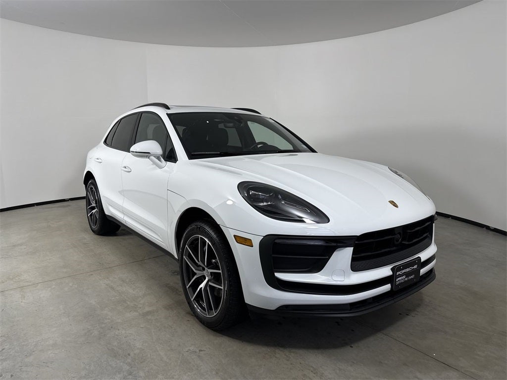 2025 Porsche Macan AWD