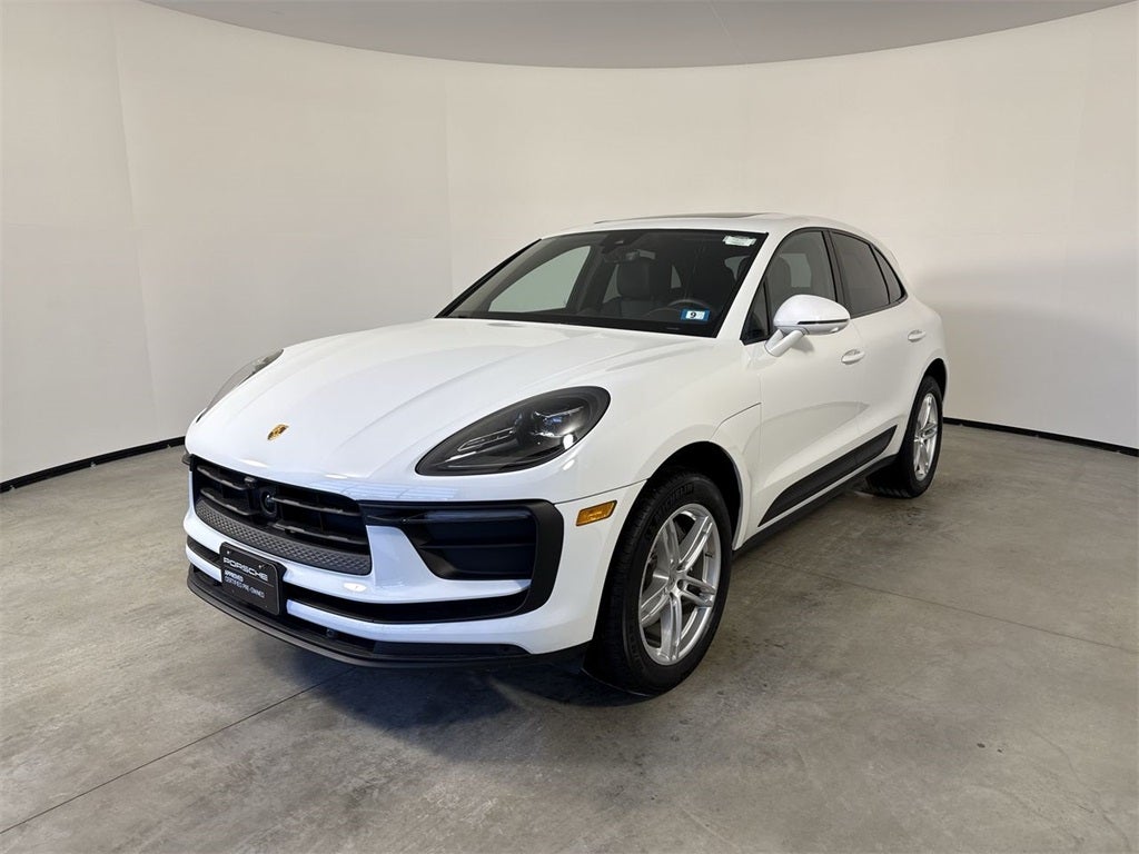 2025 Porsche Macan AWD