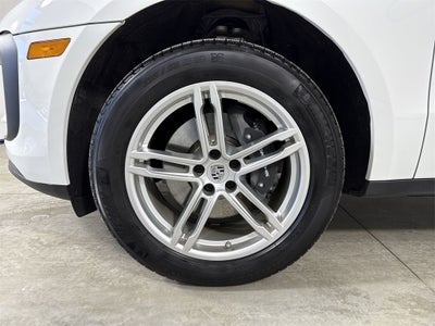 2025 Porsche Macan AWD