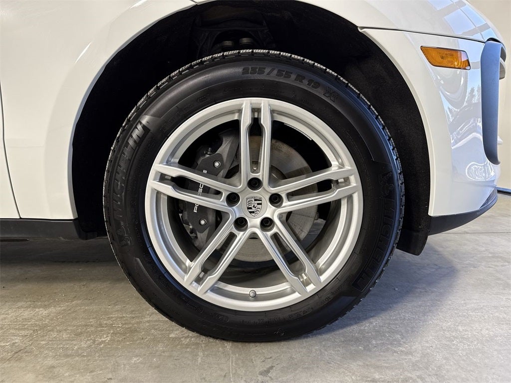 2025 Porsche Macan AWD