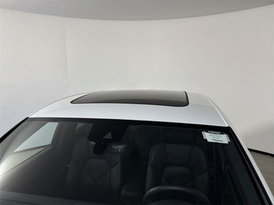 2025 Porsche Macan AWD