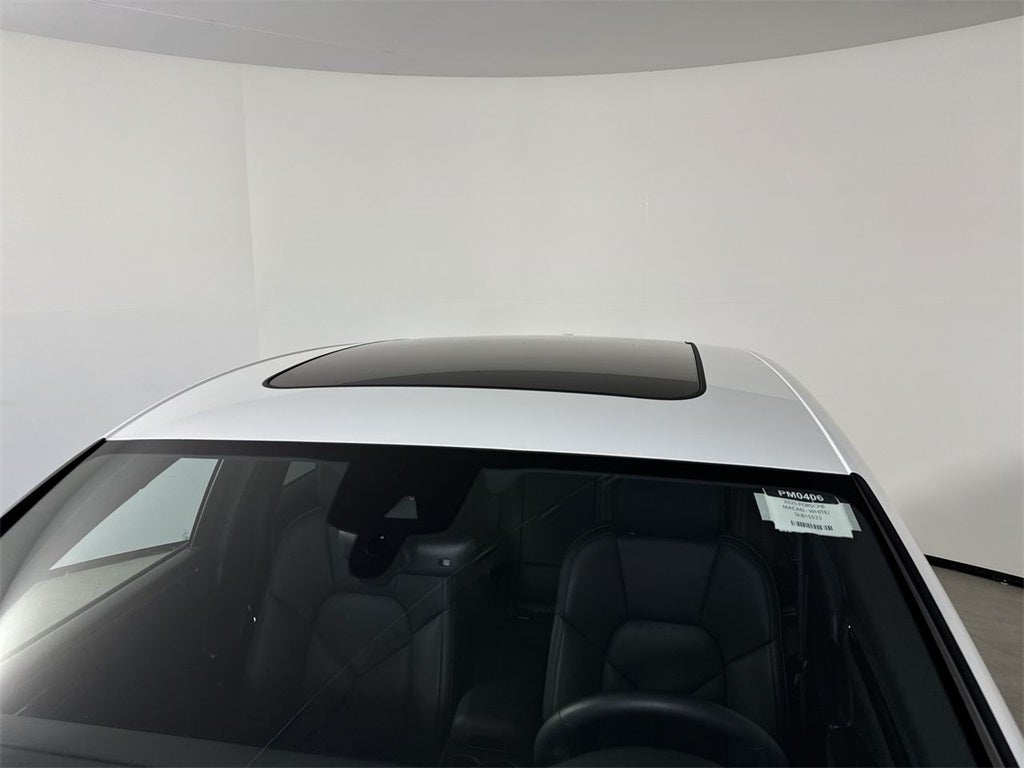 2025 Porsche Macan AWD