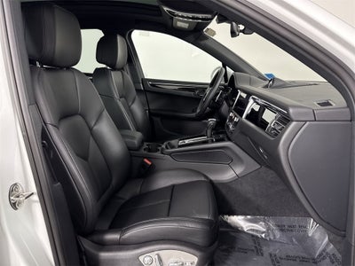 2025 Porsche Macan AWD