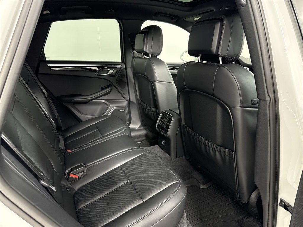 2025 Porsche Macan AWD