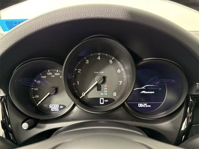 2025 Porsche Macan AWD