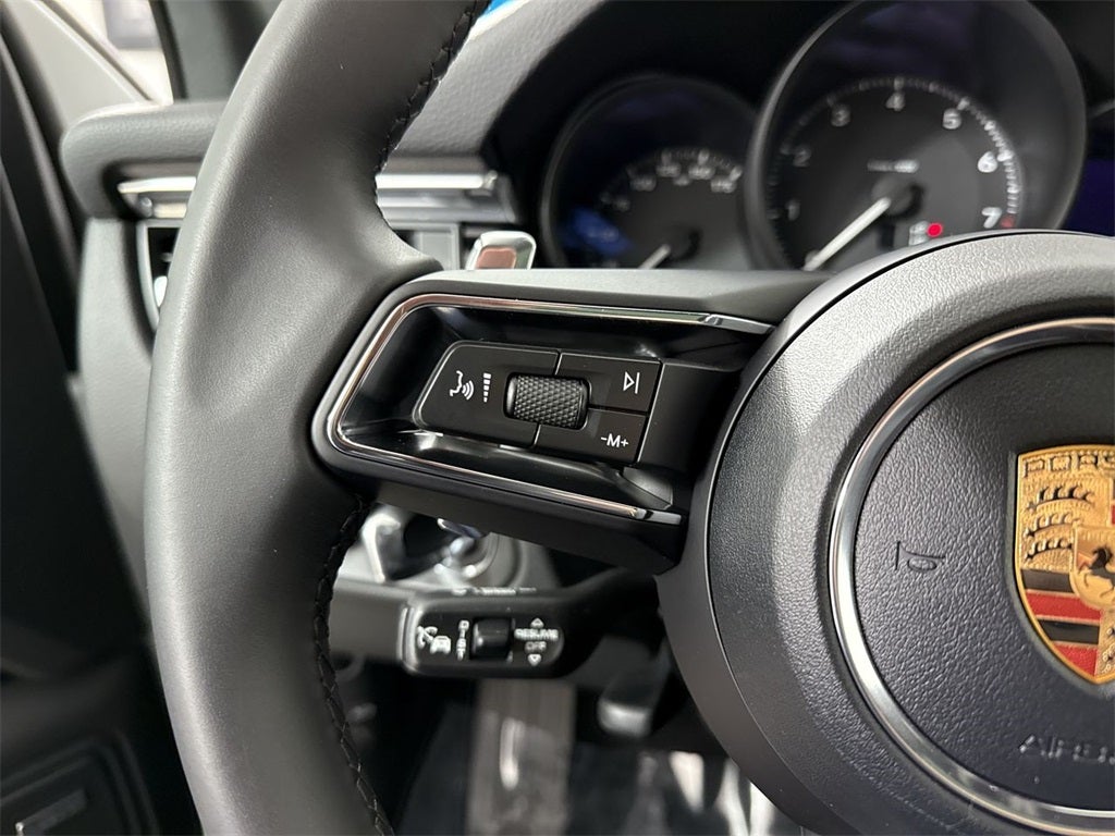 2025 Porsche Macan AWD