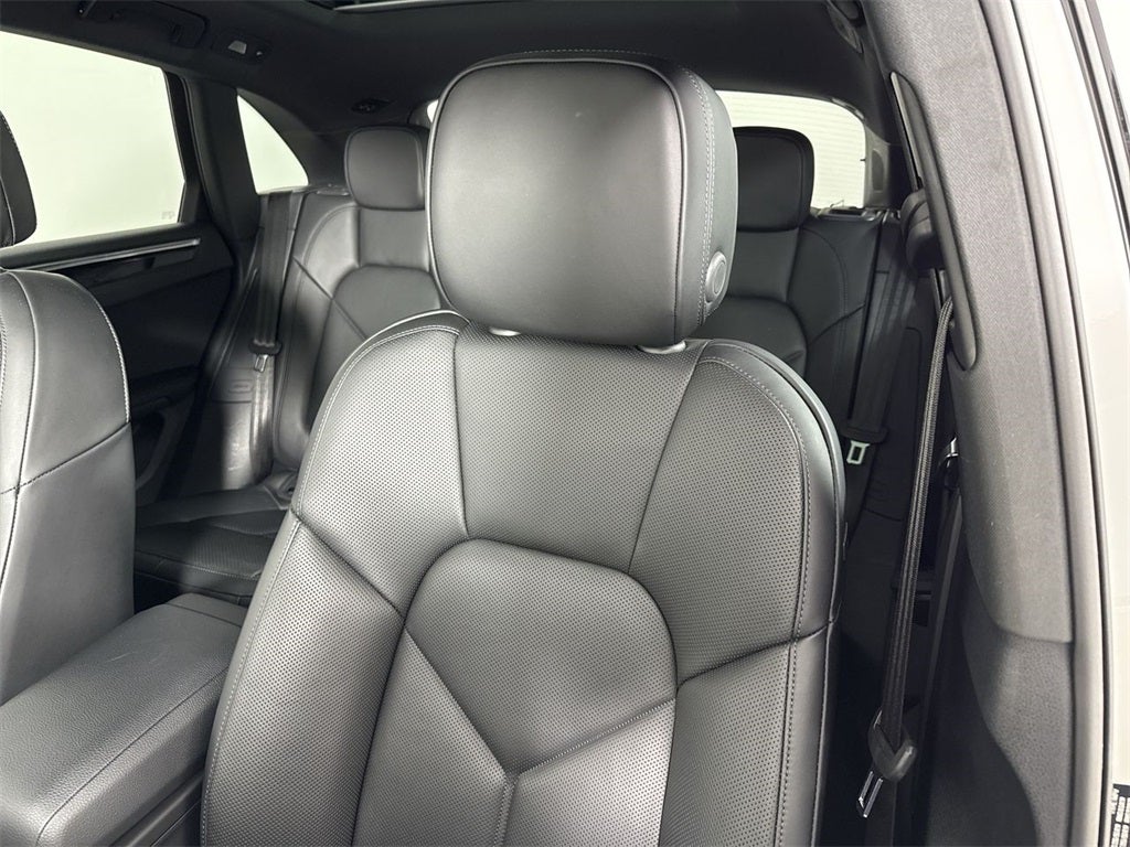 2025 Porsche Macan AWD