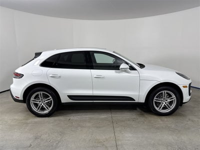 2025 Porsche Macan AWD