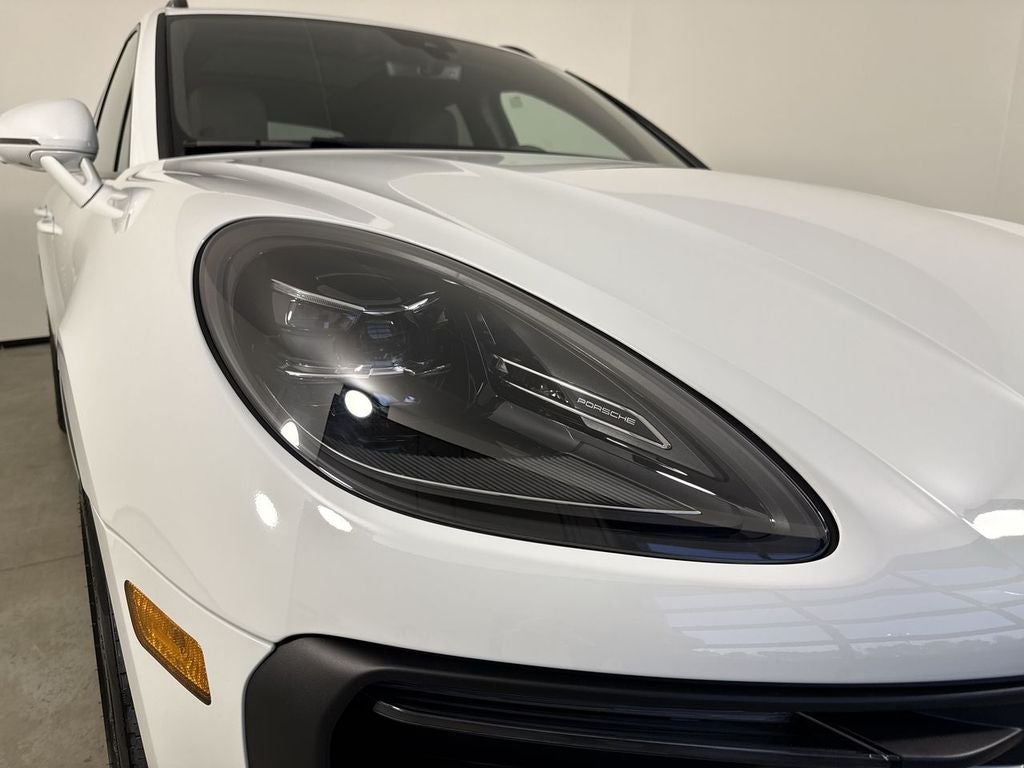 2026 Porsche Macan AWD