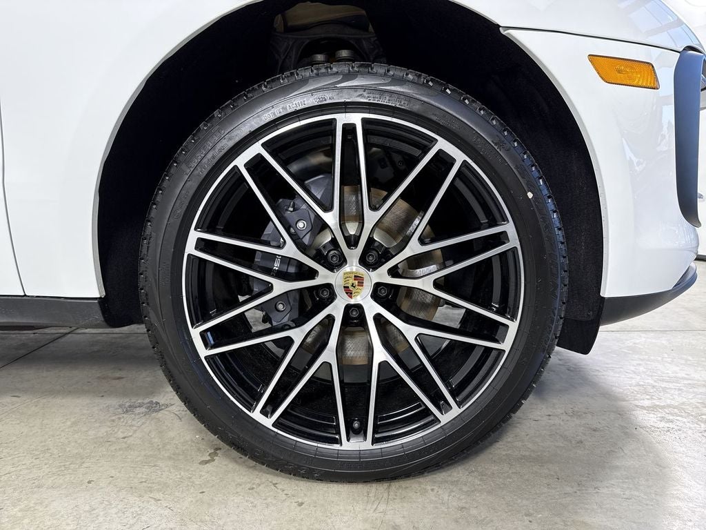 2026 Porsche Macan AWD