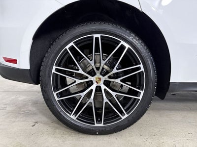 2026 Porsche Macan AWD