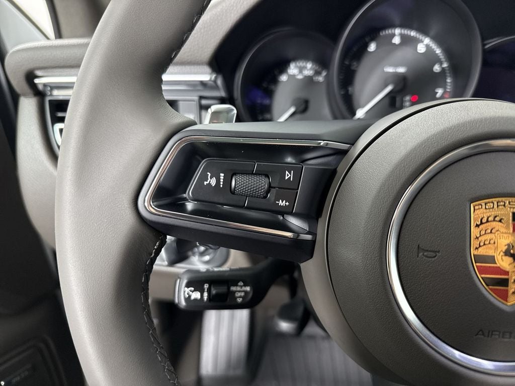 2026 Porsche Macan AWD