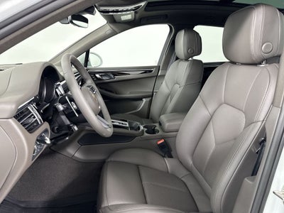 2026 Porsche Macan AWD