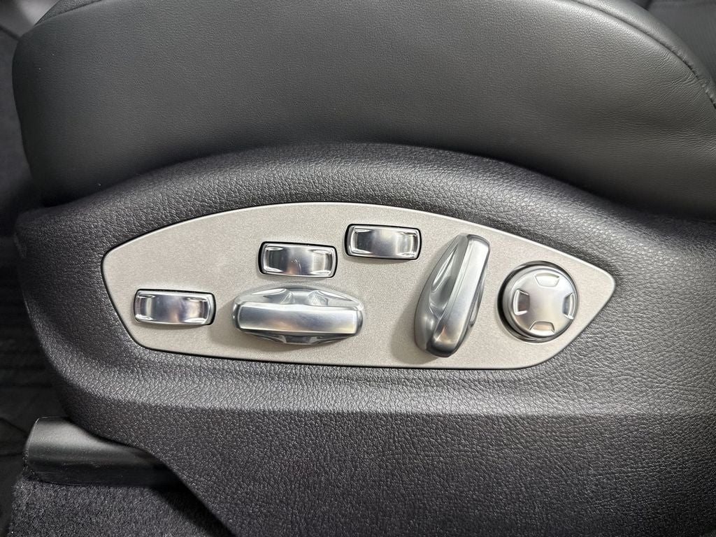 2026 Porsche Macan T