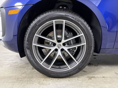 2026 Porsche Macan AWD