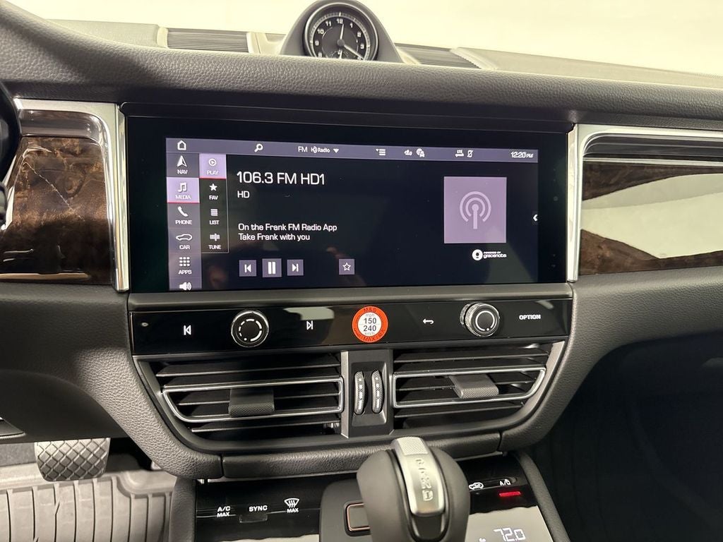 2026 Porsche Macan AWD