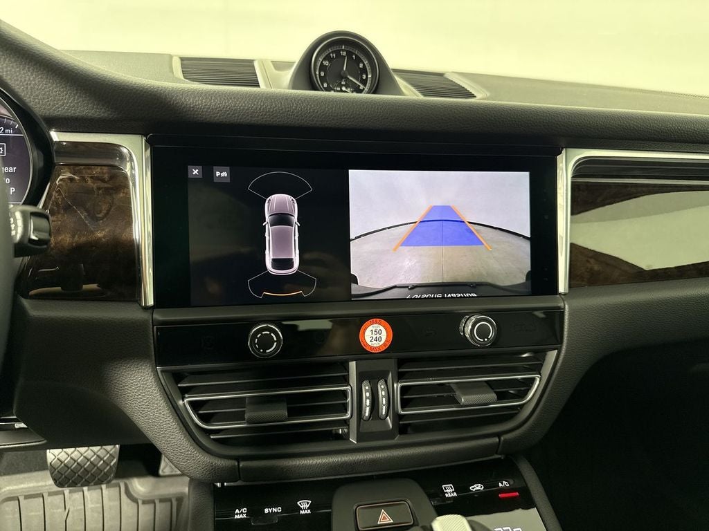 2026 Porsche Macan AWD