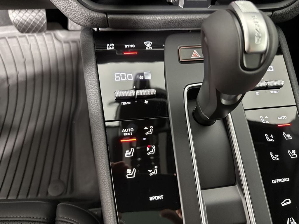 2026 Porsche Macan AWD