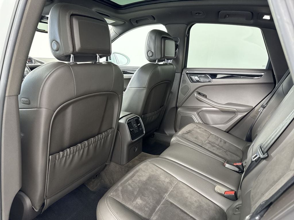 2017 Porsche Macan Base