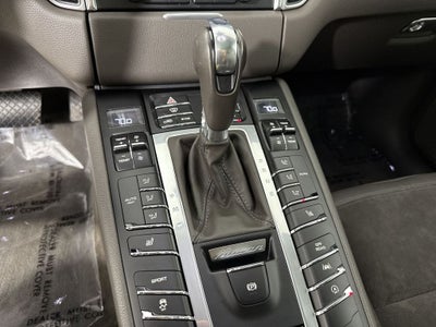 2017 Porsche Macan Base