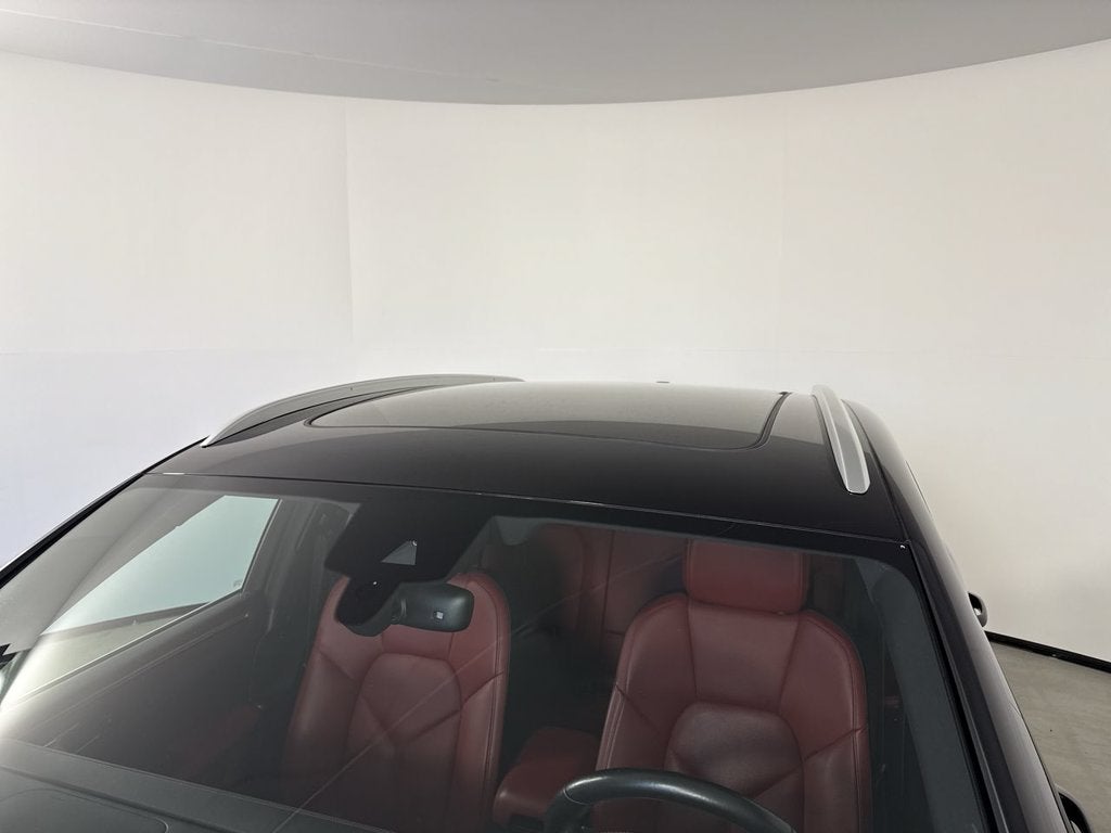 2021 Porsche Macan AWD
