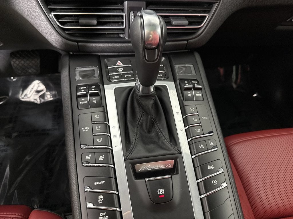 2021 Porsche Macan AWD