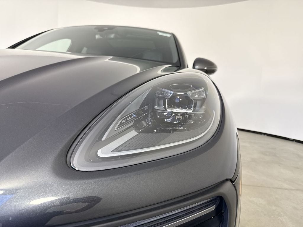 2023 Porsche Macan T