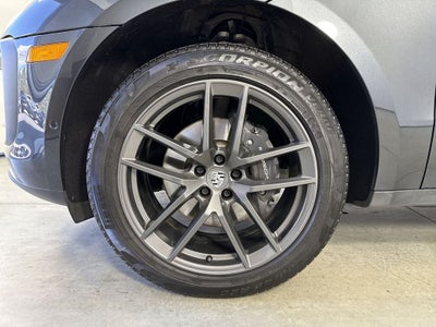 2023 Porsche Macan T