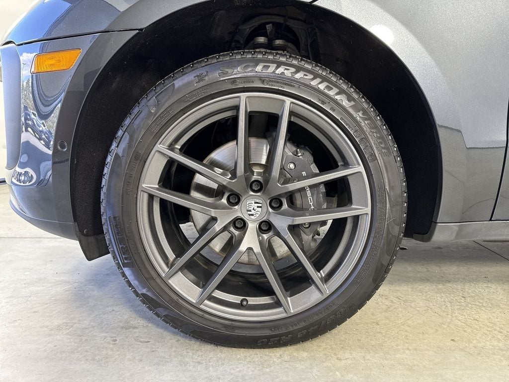 2023 Porsche Macan T