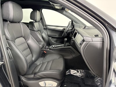 2023 Porsche Macan T