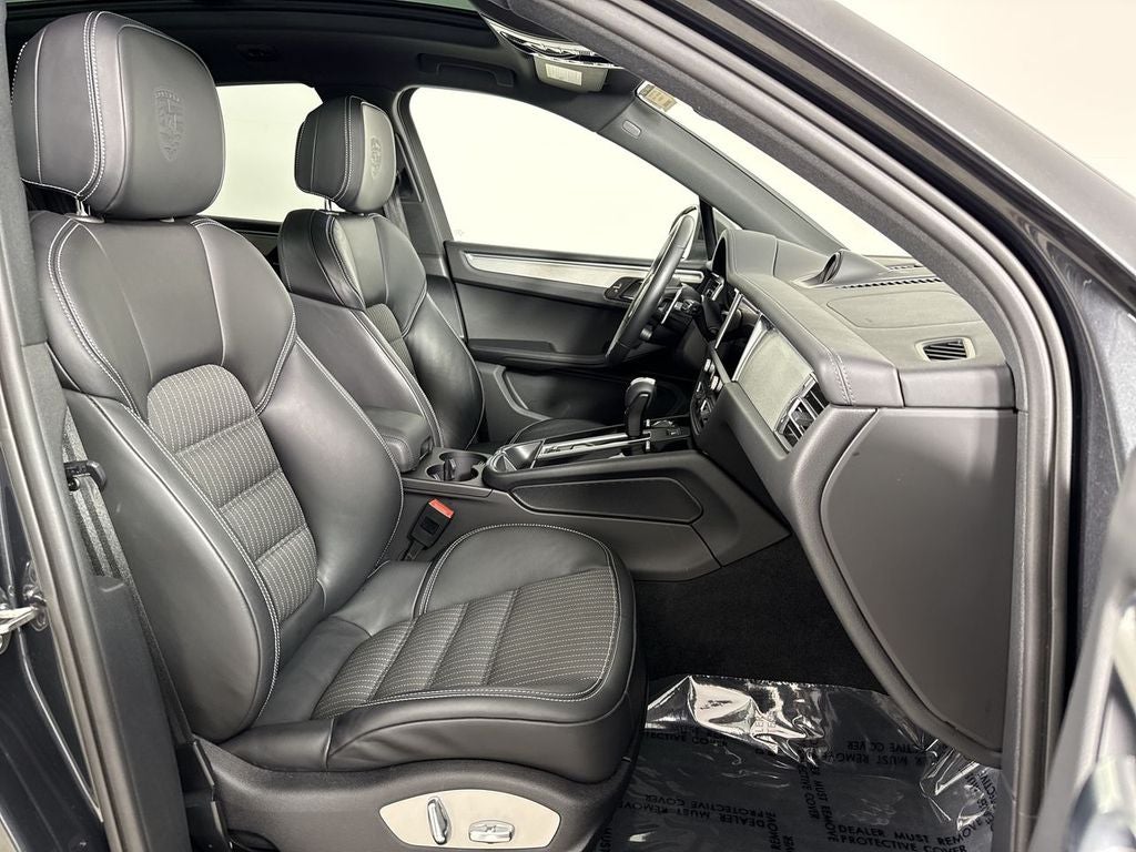 2023 Porsche Macan T