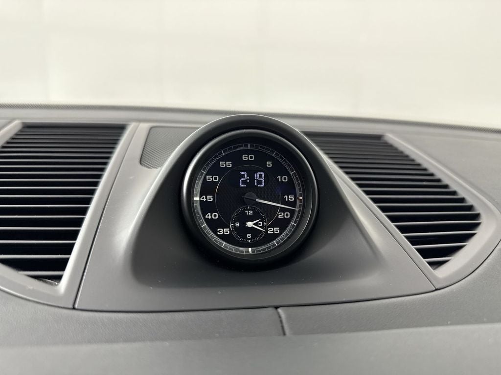 2023 Porsche Macan T