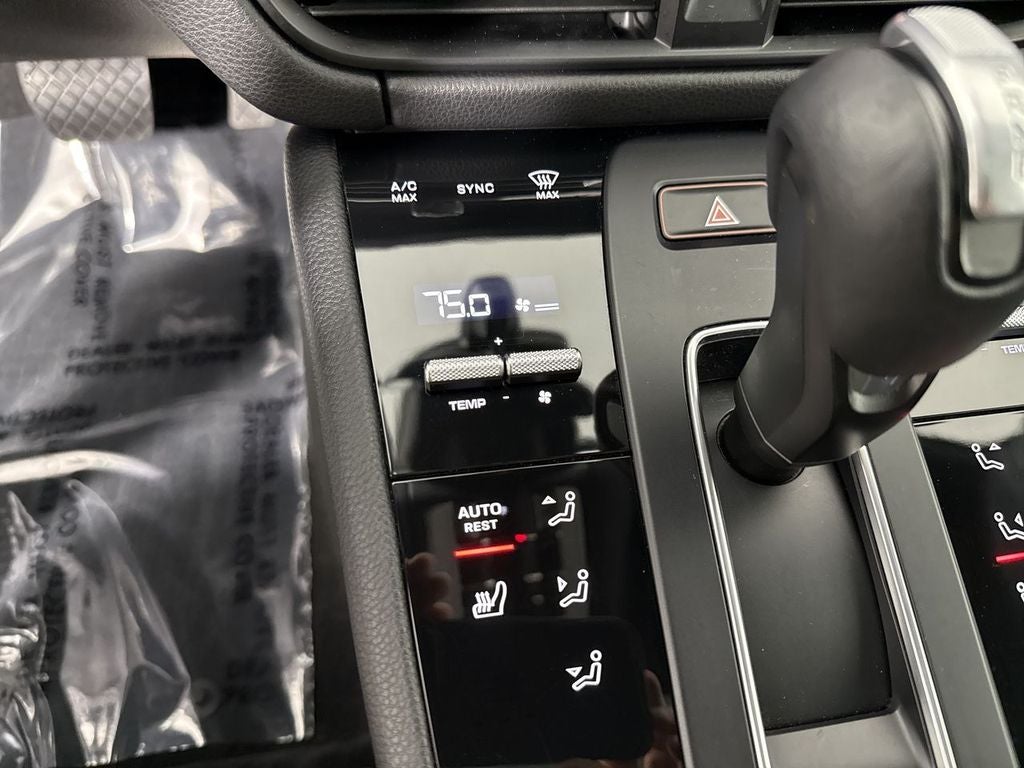 2023 Porsche Macan T