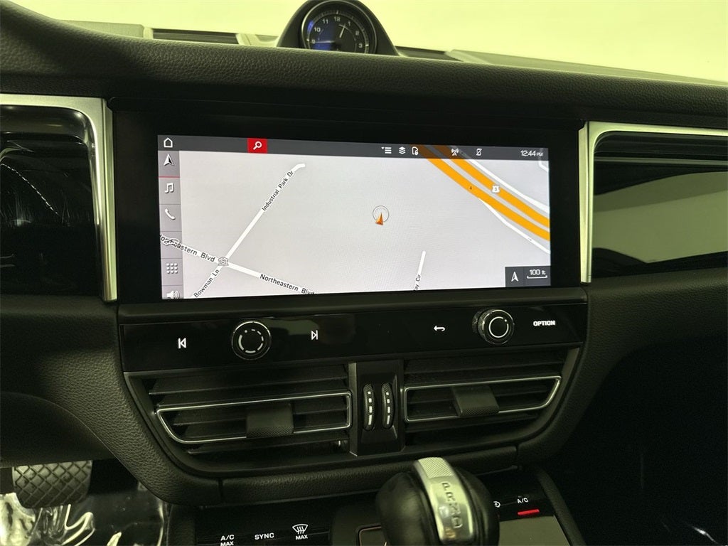 2023 Porsche Macan T