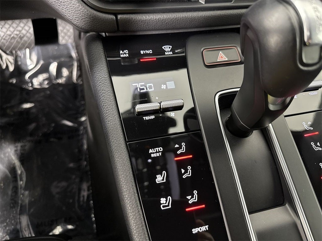 2023 Porsche Macan T