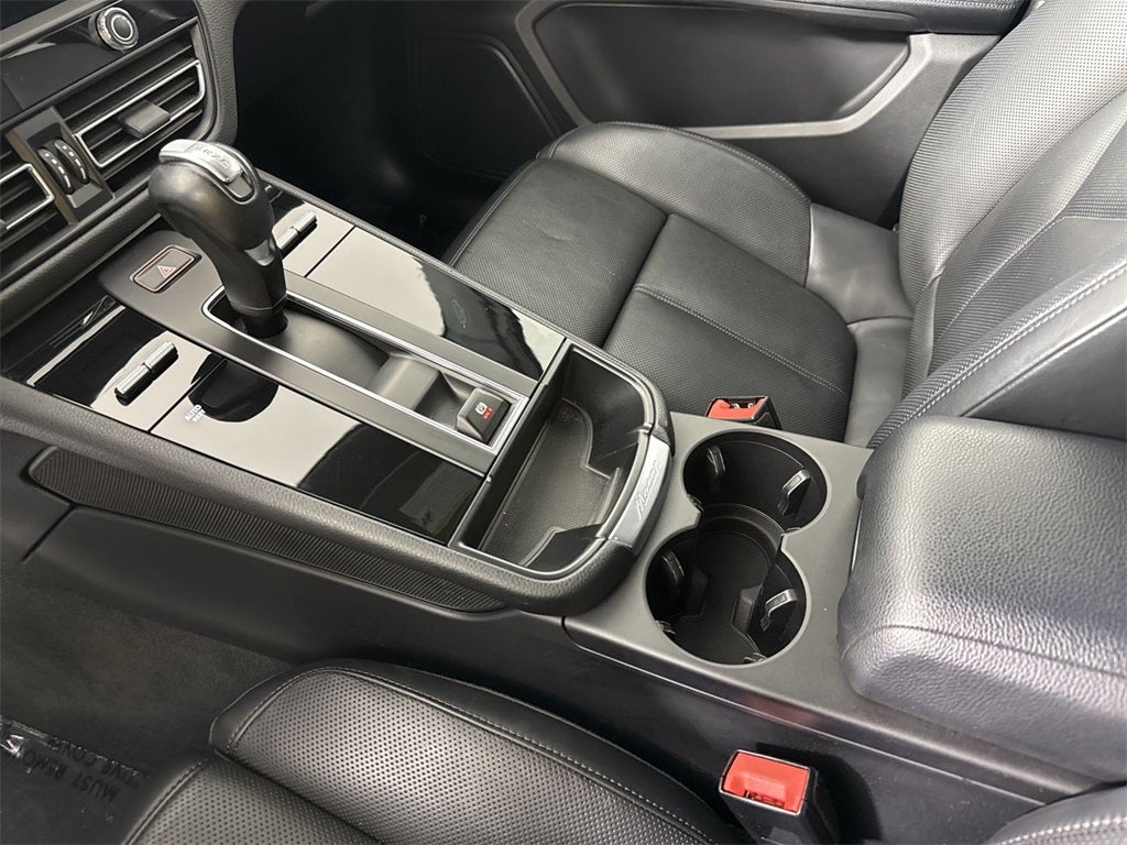 2023 Porsche Macan T