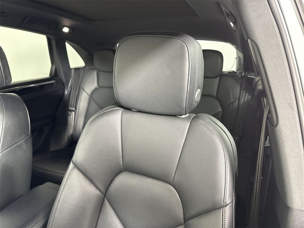 2023 Porsche Macan T