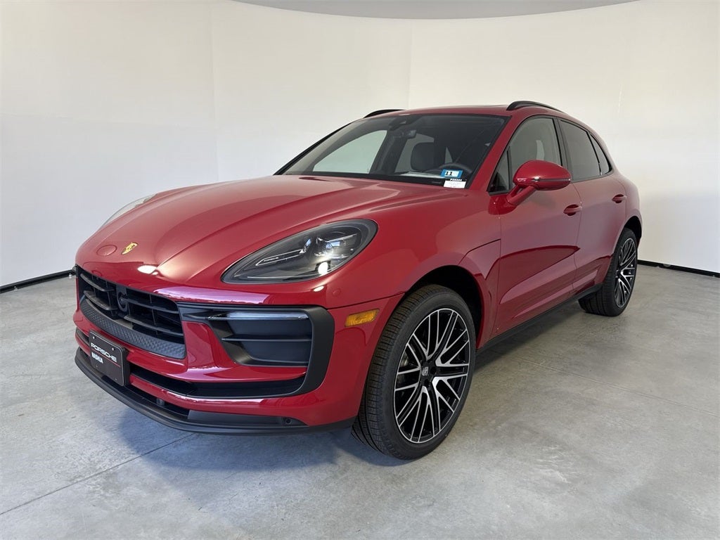 2025 Porsche Macan AWD