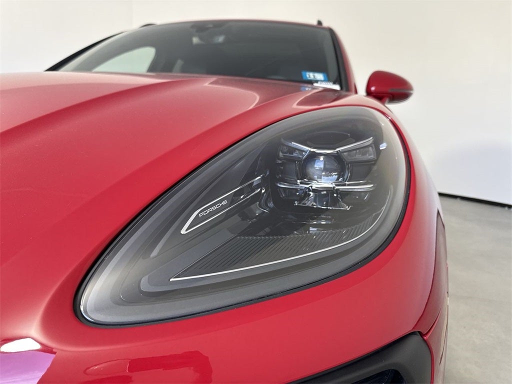 2025 Porsche Macan AWD