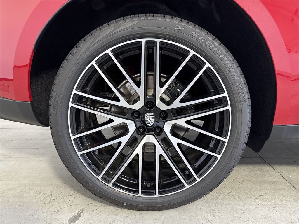 2025 Porsche Macan AWD