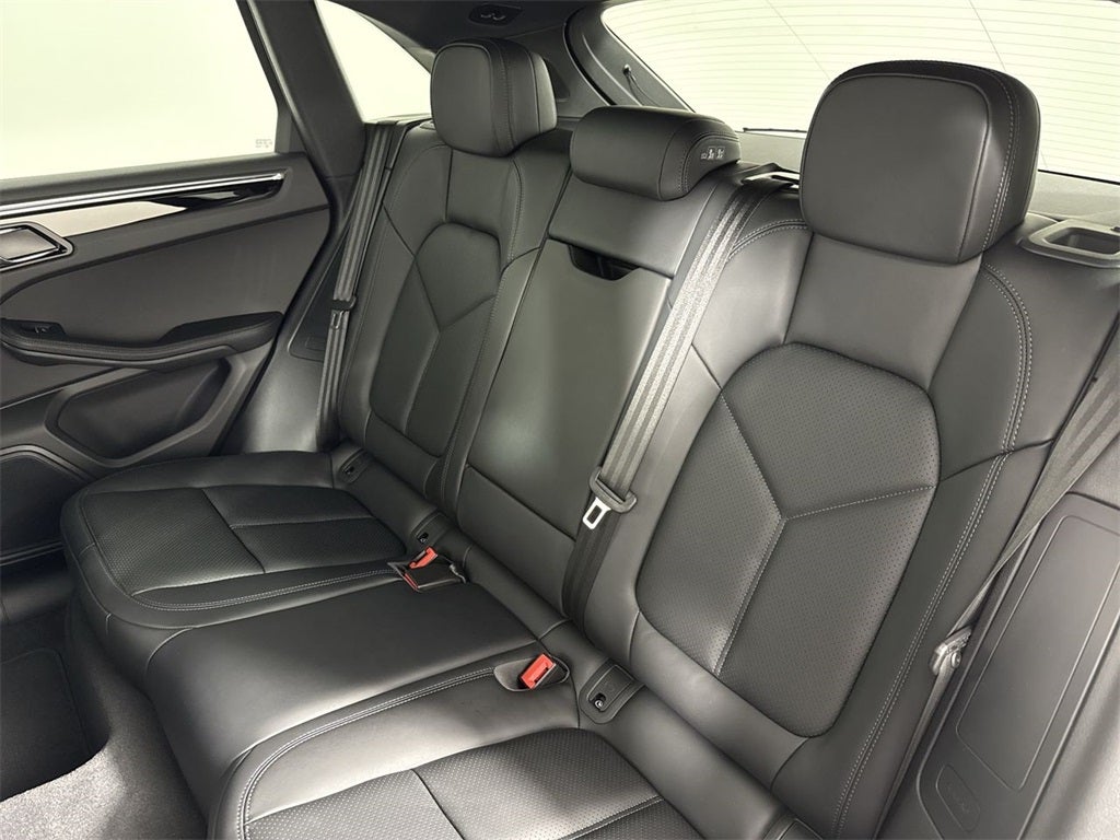 2025 Porsche Macan AWD