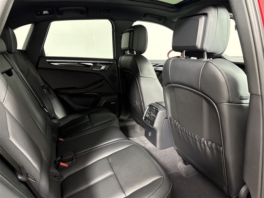 2025 Porsche Macan AWD