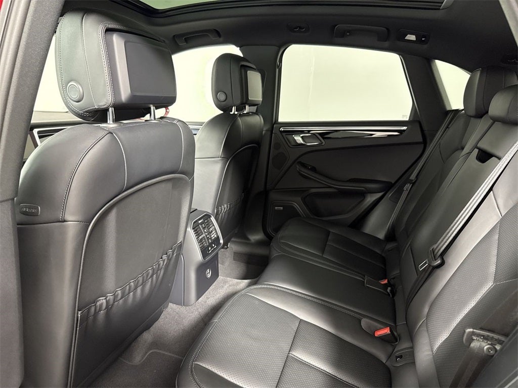 2025 Porsche Macan AWD