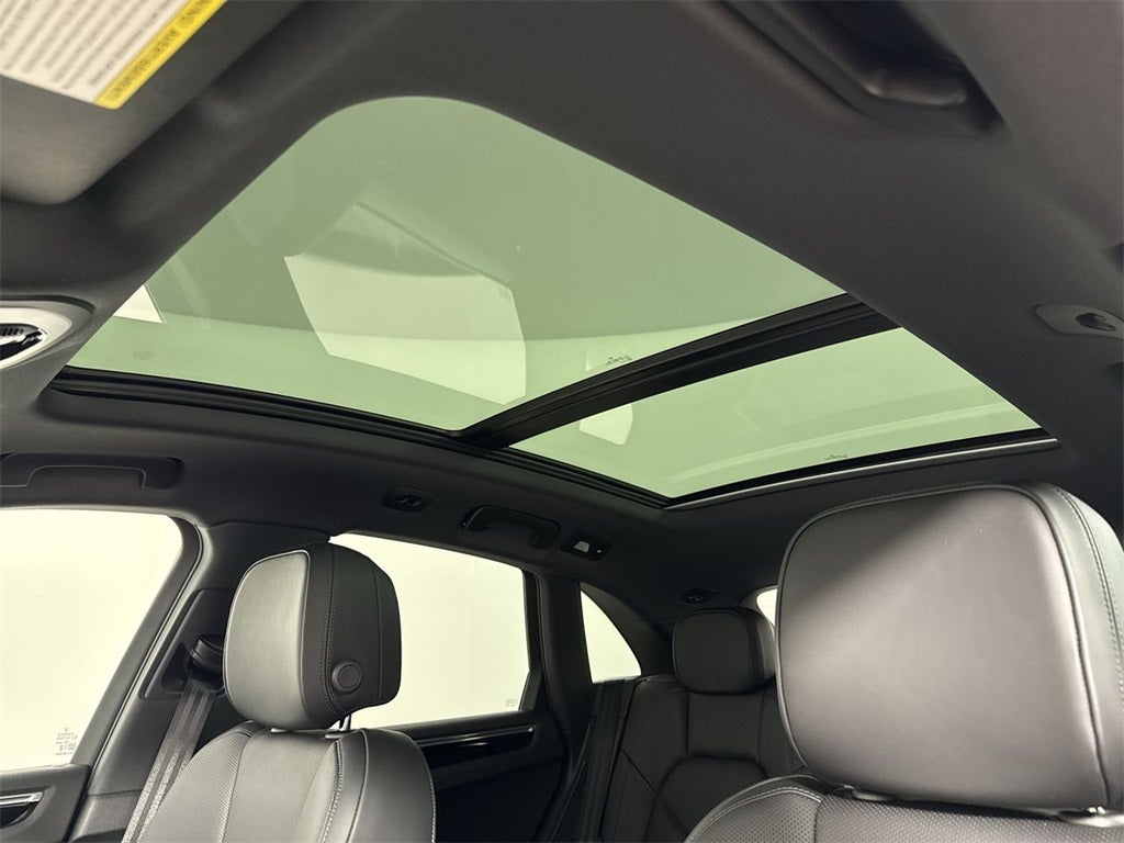 2025 Porsche Macan AWD